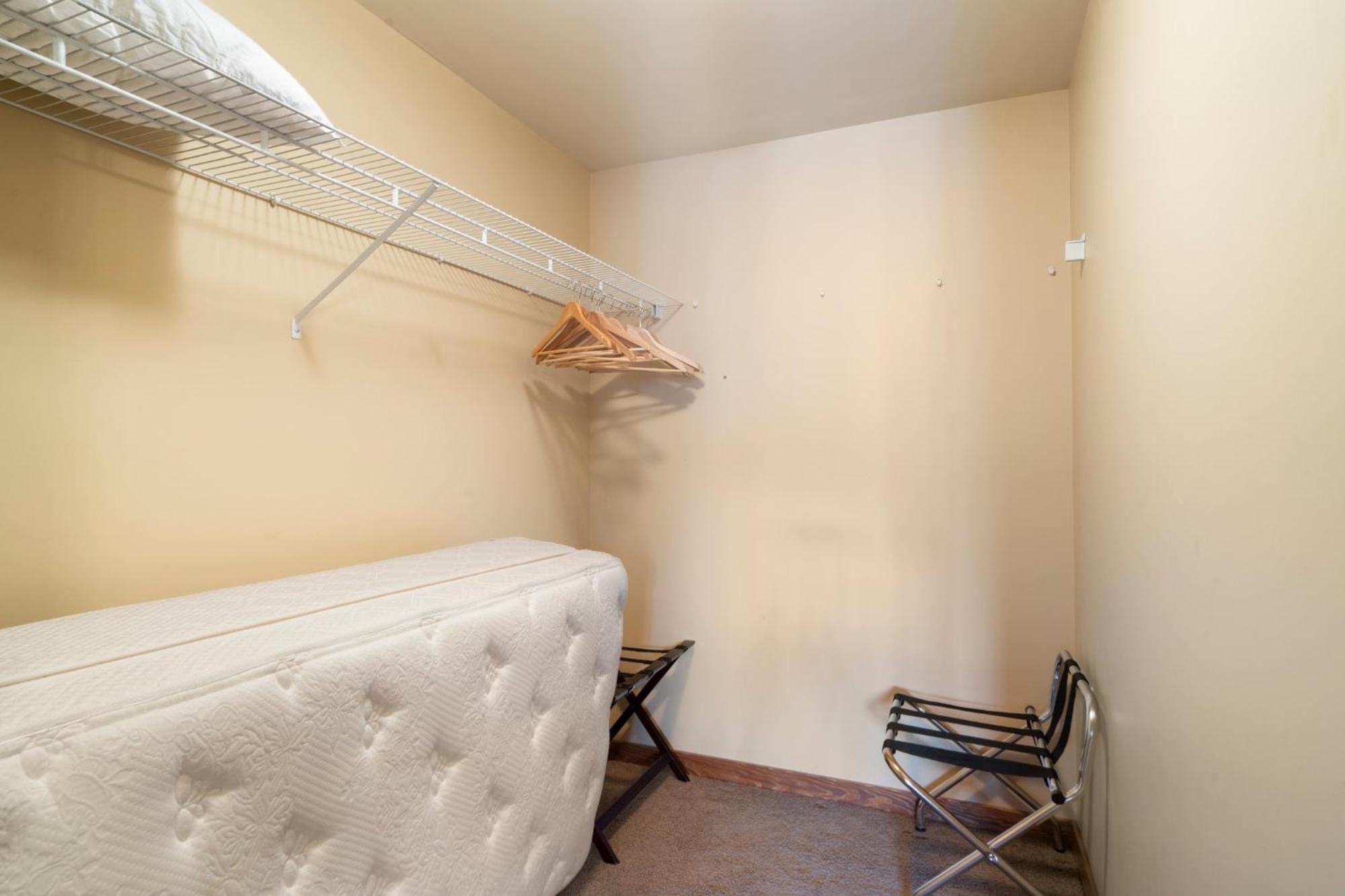 Cascade Penthouse By Canadian Rockies Vacation Rentals แคนมอร์ ภายนอก รูปภาพ