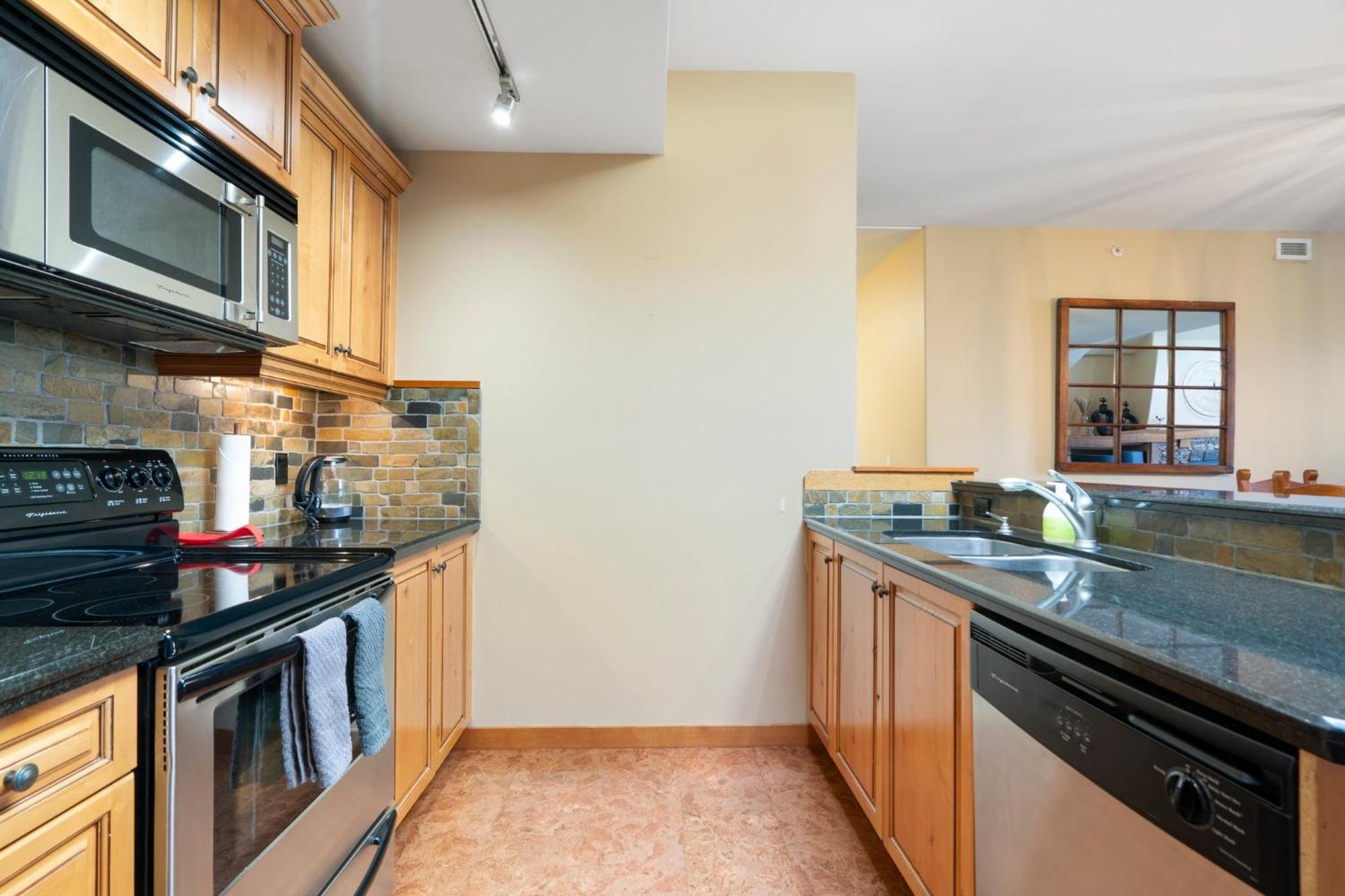 Cascade Penthouse By Canadian Rockies Vacation Rentals แคนมอร์ ภายนอก รูปภาพ