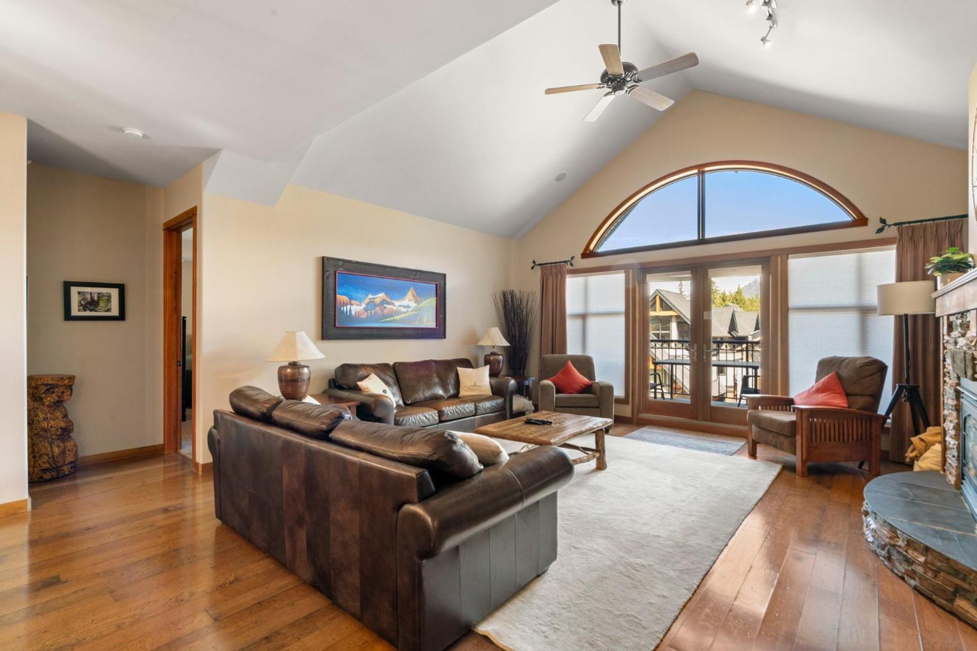 Cascade Penthouse By Canadian Rockies Vacation Rentals แคนมอร์ ภายนอก รูปภาพ