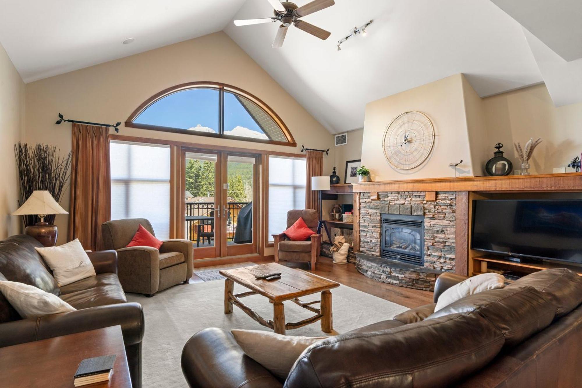 Cascade Penthouse By Canadian Rockies Vacation Rentals แคนมอร์ ภายนอก รูปภาพ