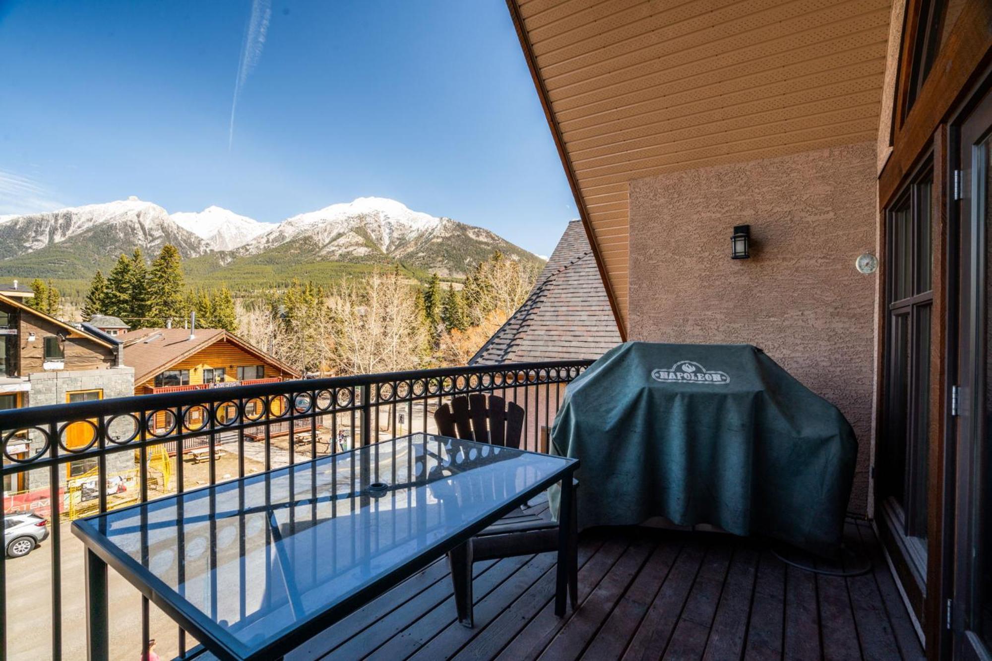Cascade Penthouse By Canadian Rockies Vacation Rentals แคนมอร์ ภายนอก รูปภาพ