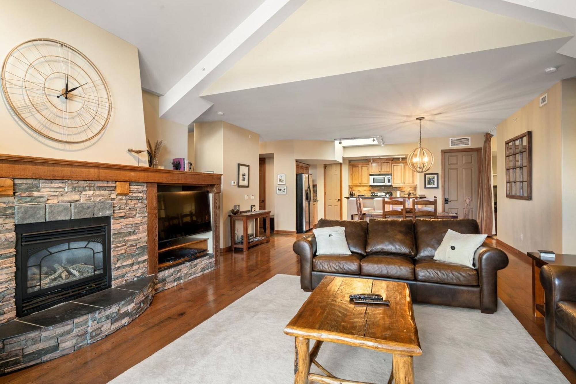 Cascade Penthouse By Canadian Rockies Vacation Rentals แคนมอร์ ภายนอก รูปภาพ