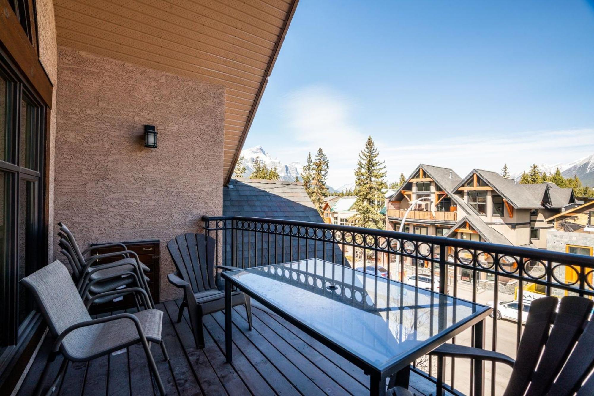 Cascade Penthouse By Canadian Rockies Vacation Rentals แคนมอร์ ภายนอก รูปภาพ
