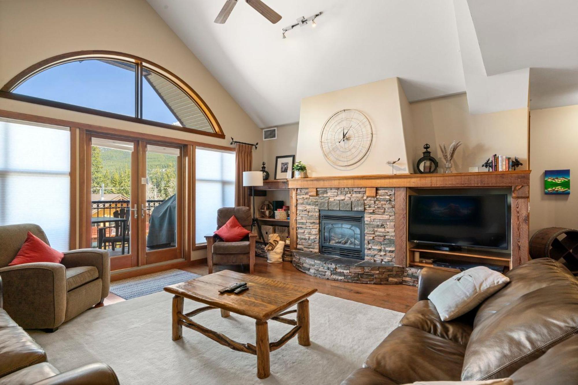Cascade Penthouse By Canadian Rockies Vacation Rentals แคนมอร์ ภายนอก รูปภาพ